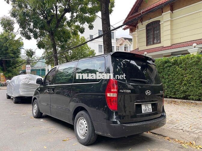 Hyundai Starex 2014 3 chỗ Đen