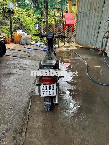 Honda Dream màu Đỏ đô