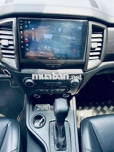 Ford Everest Titanium 2018 10 vạn km Nâu