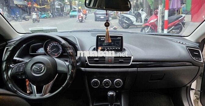 Mazda 3 AT 1.5 12/2016 Trắng Sedan