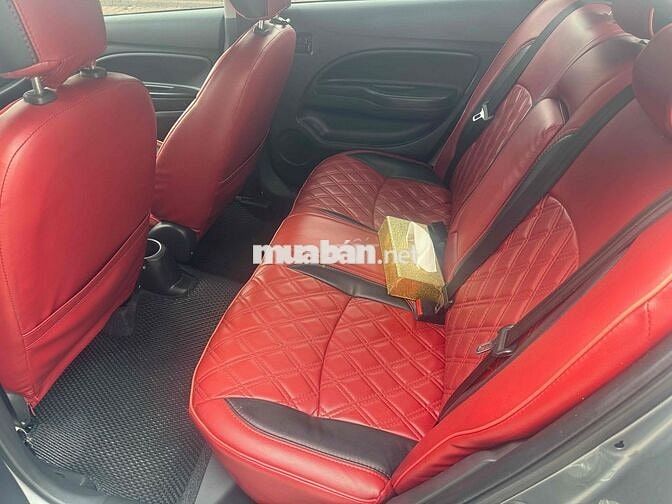 Mitsubishi Mirage Xám