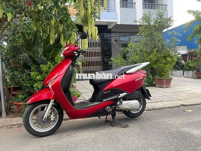 Honda Lead màu Đỏ -tiết kiệm xăng