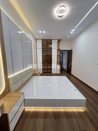 Bán Nhà Kim Giang, Hoàng Mai 36m, 4 tầng mt 3.3m, giá 8.9 tỷ.