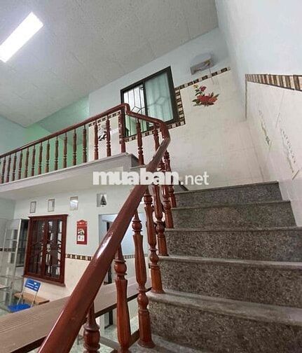 Cho thuê nhà hẻm ô tô trung tâm thành phố ,  full nội thất cơ bản.