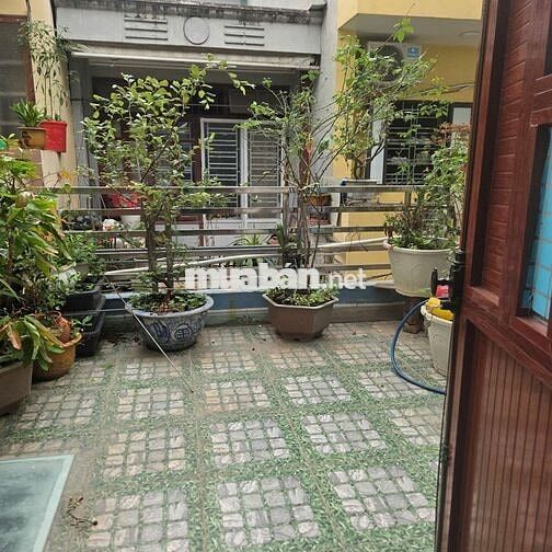 [CHÍNH CHỦ] BÁN NHÀ 3 TẦNG DÂN XÂY - NẰM Ở GIỮA CÁC KHU ĐÔ THỊ LỚN