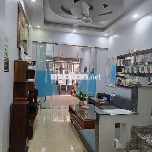 [CHÍNH CHỦ] BÁN NHÀ 3 TẦNG DÂN XÂY - NẰM Ở GIỮA CÁC KHU ĐÔ THỊ LỚN