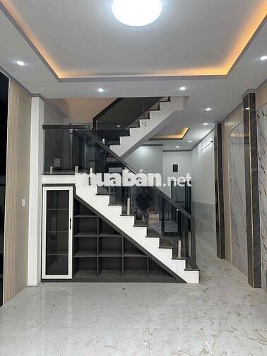 cần bán nhà nằm ở Phường Tân Phong , cần tiền bán gấp
