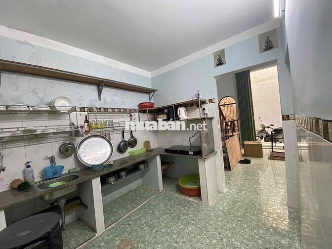Cho thuê nhà hẻm ô tô trung tâm thành phố ,  full nội thất cơ bản.