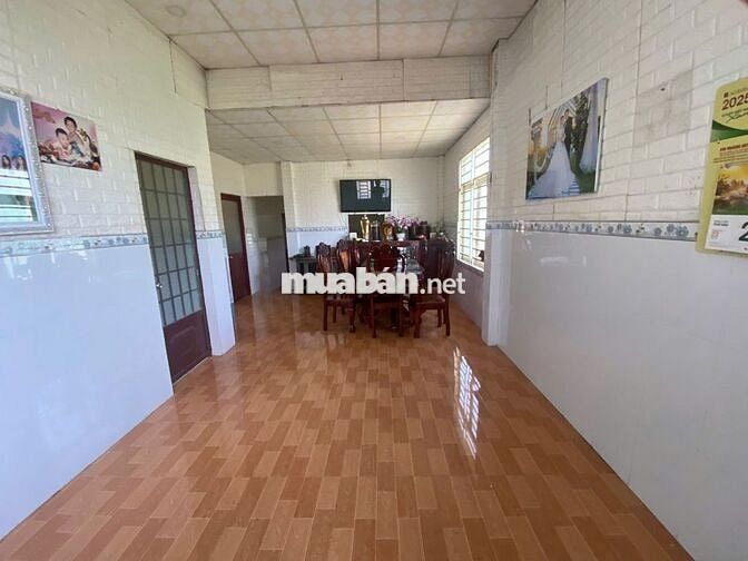 BÁN LÔ ĐẤT VƯỜN 1724M2 CÓ NHÀ CỬA ĐIỆN NƯỚC ĐẦY ĐỦ,CÓ THỔ CƯ,GIÁ 2,2 T