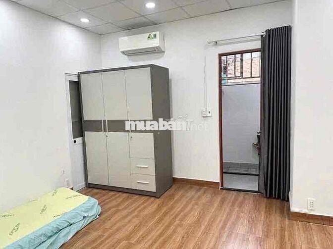 nhà nc full nội thất 4.5x10 tr 1lầu 2pn 2vs CMT8 Q3