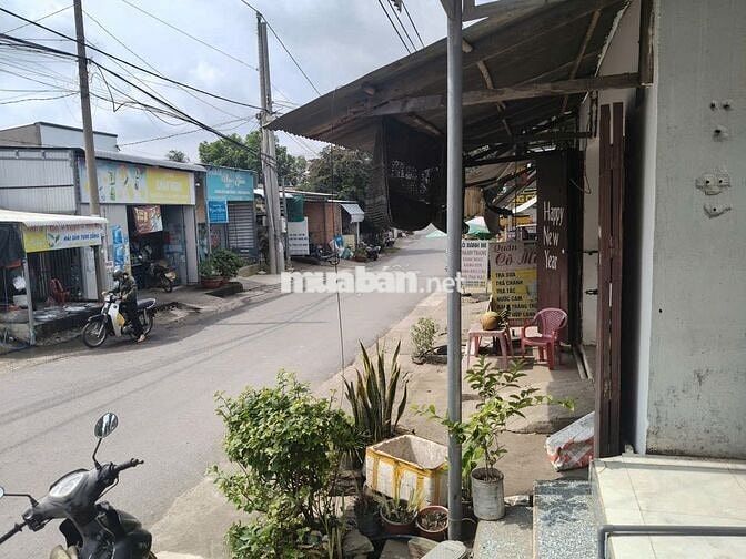 BÁN LÔ ĐẤT Ở 154M2 ĐẤT CÓ NHÀ CỬA ĐIỆN NƯỚC ĐẦY ĐỦ,CÁCH QLO 20 300M