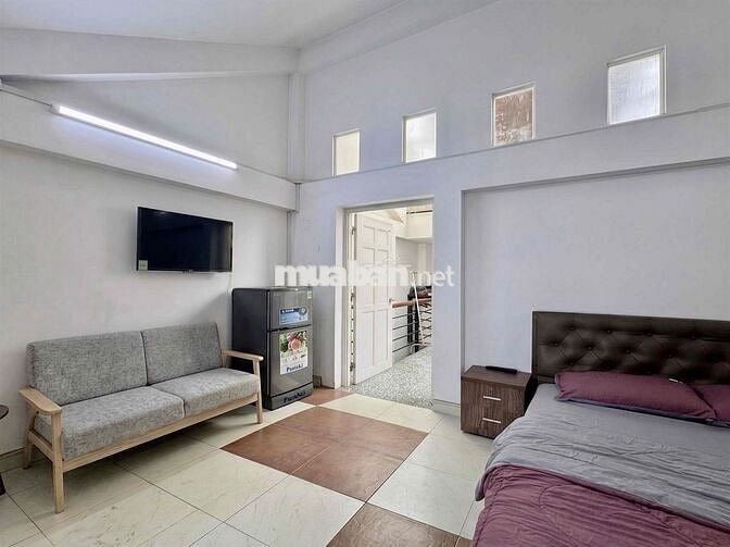 căn hộ full nội thất có ban công lớn trung tâm quận Phú Nhuận