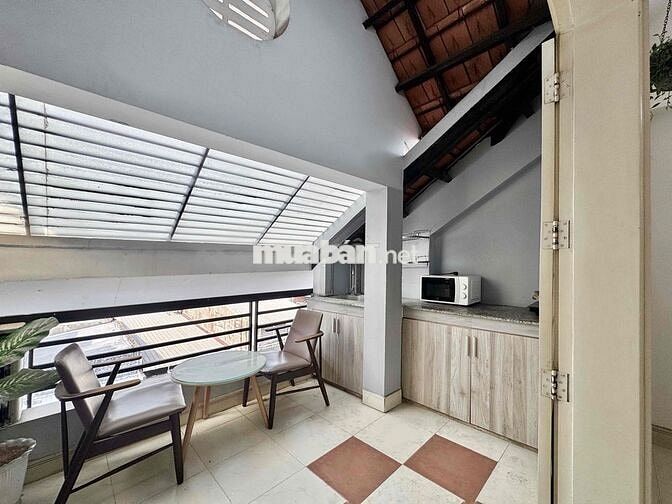 căn hộ full nội thất có ban công lớn trung tâm quận Phú Nhuận