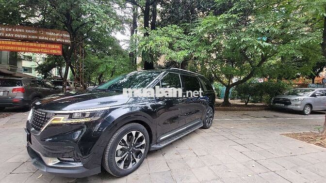 Kia Carnival 7 chỗ màu Đen