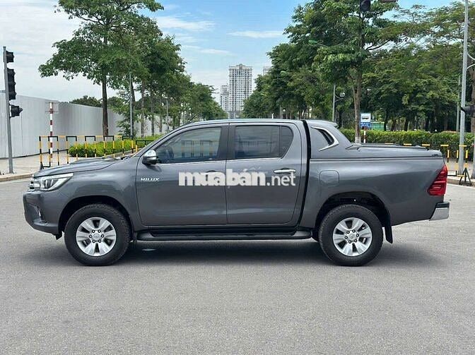 Toyota Hilux 3.0 AT 4WD zin 7 vạn xe cọp