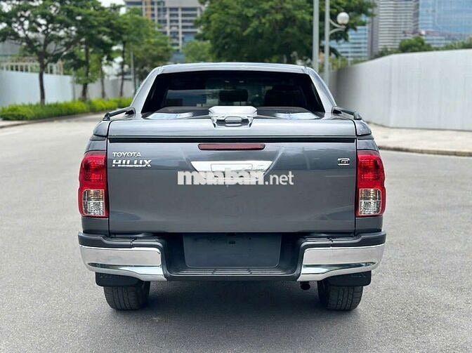 Toyota Hilux 3.0 AT 4WD zin 7 vạn xe cọp