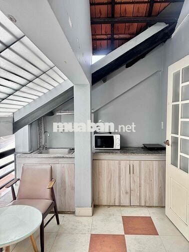 căn hộ full nội thất có ban công lớn trung tâm quận Phú Nhuận