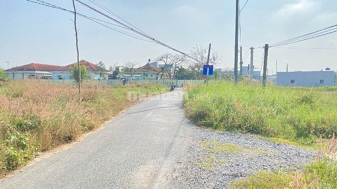 BÁN ĐẤT H.BẾN LỨC 15x95m (1392m2) OTO 3.9 tỷ/2.8tr/m2 TL