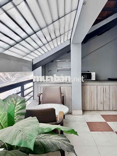 căn hộ full nội thất có ban công lớn trung tâm quận Phú Nhuận