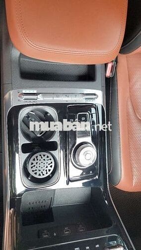 Kia Carnival 7 chỗ màu Đen