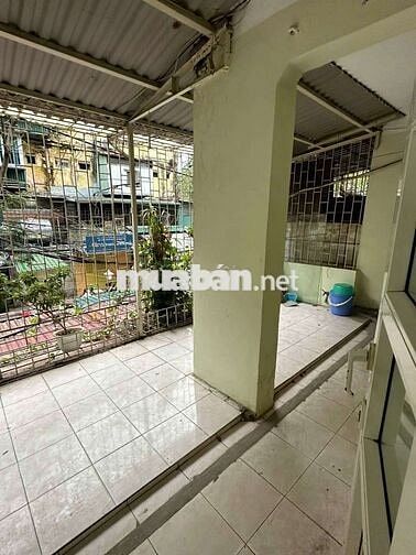 Cho thuê nhà tầng 2 tập thể trung tự, đống đa.