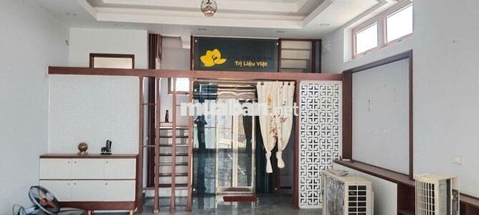 Cho thuê nhà MT Thống Nhất 4 tầng 1 tum có Thang máy đối diện Bcons