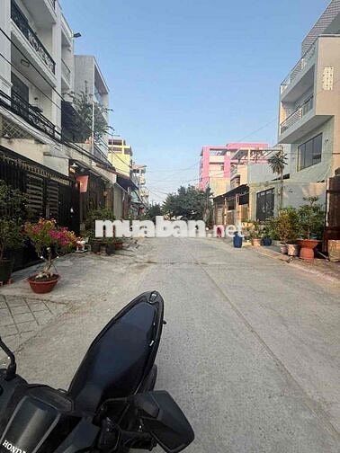 nhà thuê Bùi tư toàn an lạc bình Tân DT 72m giá 12tr
