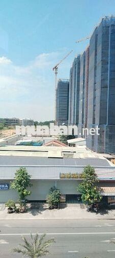 Cho thuê nhà MT Thống Nhất 4 tầng 1 tum có Thang máy đối diện Bcons