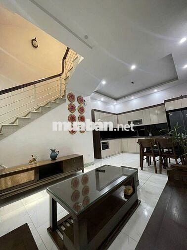 Cho thuê nhà riêng Ngõ 173 Lạc Trung ô tô đỗ cửa - 52m2 - 4 ngủ