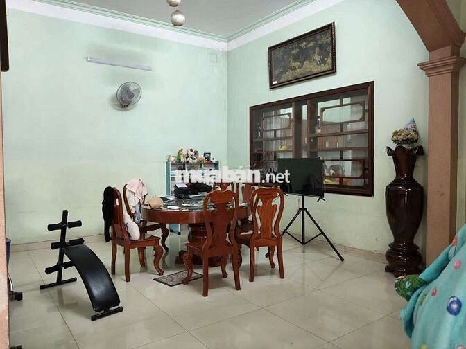 Cho thuê biệt thự 8 phòng có thang máy