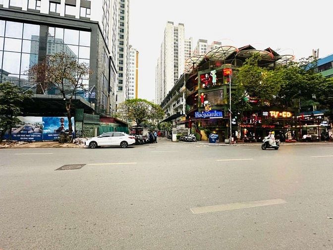 Bán căn góc - 2 thoáng SH có hầm - kinh doanh tốt - 201 Nguyễn Tuân