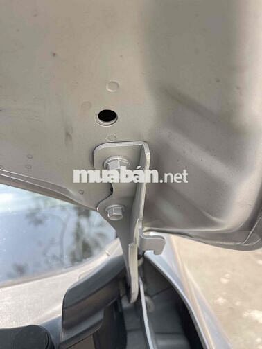 Hyundai Starex 9 chỗ Bạc
