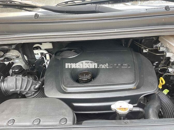 Hyundai Starex 9 chỗ Bạc
