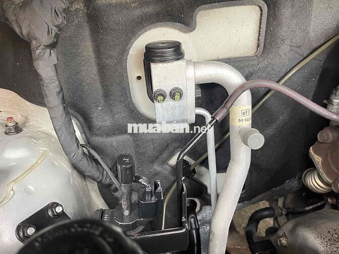 Hyundai Starex 9 chỗ Bạc