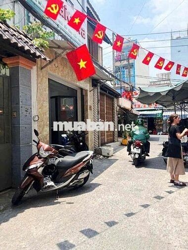 BÁN NHÀ NGAY HẺM XE Ô TÔ NGAY CHỢ LONG VÂN TỰ