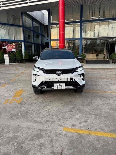 Toyota Fortuner Legender 2022 Trắng