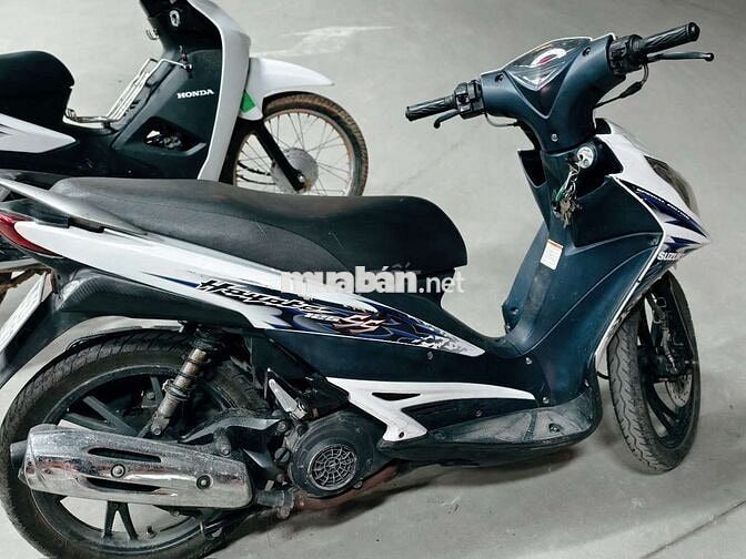 Suzuki Hayate Trắng đen