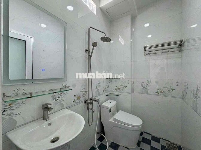 CHO THUÊ NHÀ MỚI XÂY FULL NỘI THẤT CÓ THANG MÁY