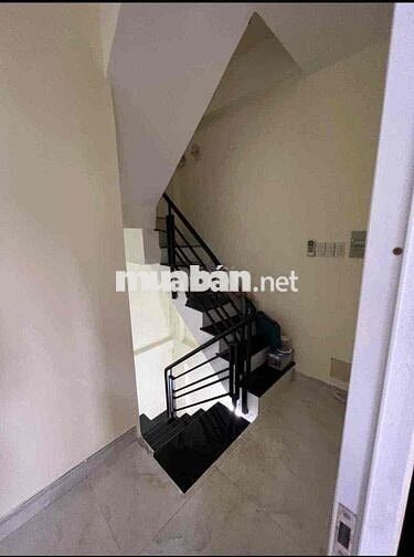 Cho thuê nhà nguyên căn Đường Cách Mạng Tháng 8 Quận 3