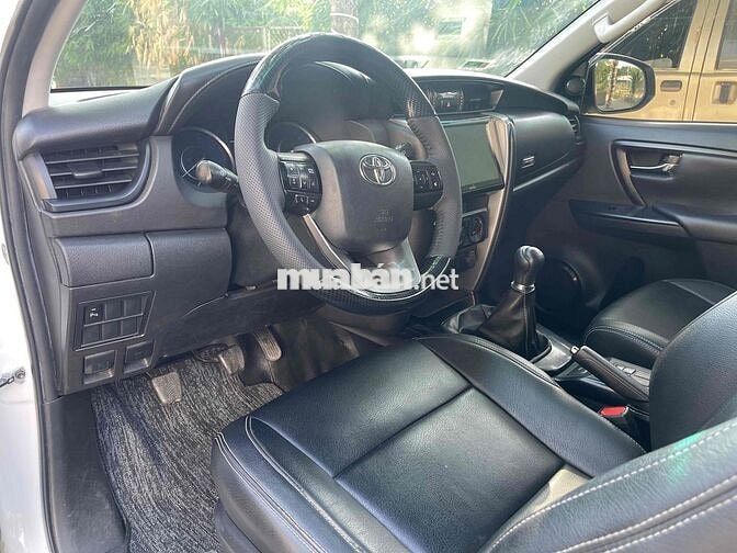 Toyota Fortuner 2022 Trắng