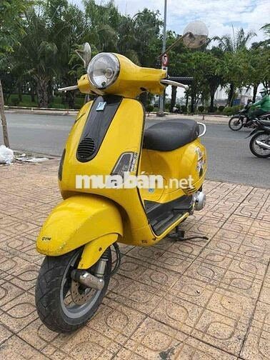 Vespa 125 2010 Vàng , giấy tờ đầy đủ , xe liền lạc