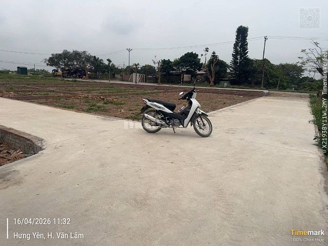 Chiều ngang mặt tiền 5.5m, phù hợp cho việc kinh doanh. - Đường vào rộ