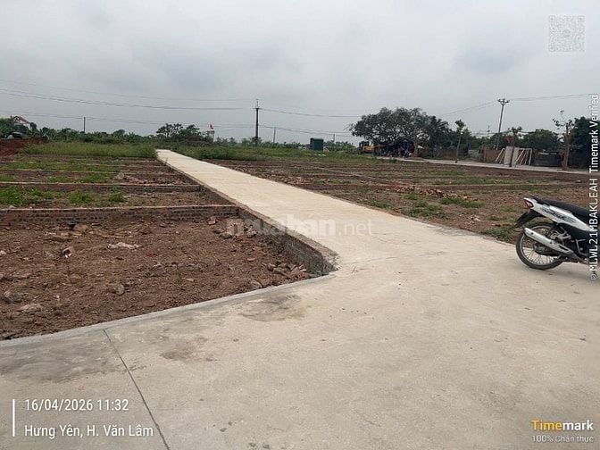 Chiều ngang mặt tiền 5.5m, phù hợp cho việc kinh doanh. - Đường vào rộ