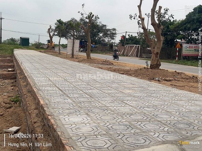 Chiều ngang mặt tiền 5.5m, phù hợp cho việc kinh doanh. - Đường vào rộ