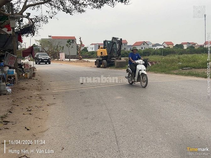 Chiều ngang mặt tiền 5.5m, phù hợp cho việc kinh doanh. - Đường vào rộ