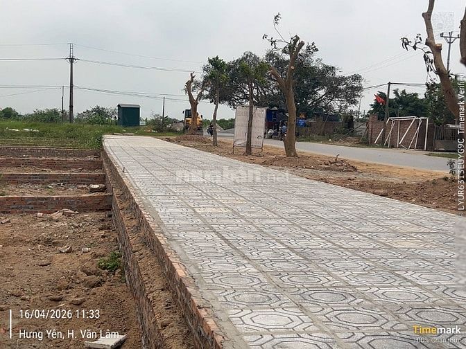Chiều ngang mặt tiền 5.5m, phù hợp cho việc kinh doanh. - Đường vào rộ