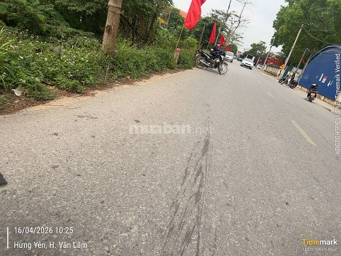 Chiều ngang mặt tiền 5.5m, phù hợp cho việc kinh doanh. - Đường vào rộ