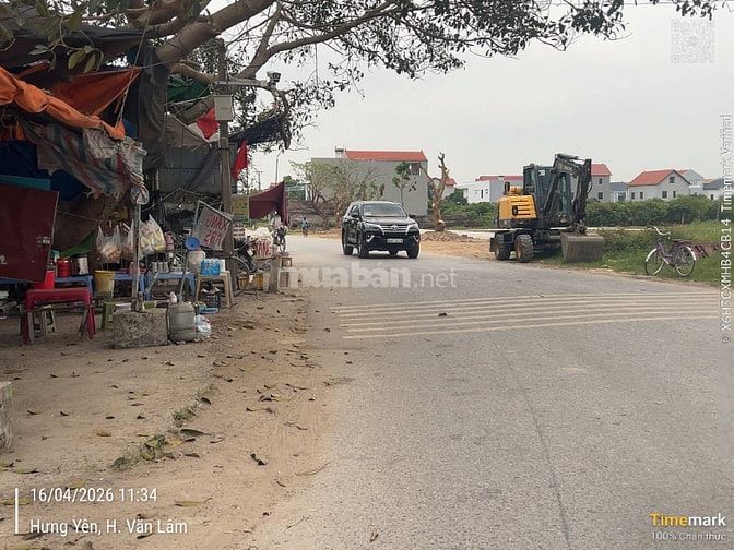 Chiều ngang mặt tiền 5.5m, phù hợp cho việc kinh doanh. - Đường vào rộ