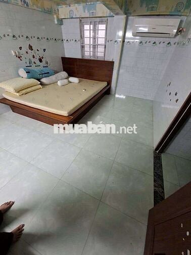nhà đường thông có 3pn ban công rộng 