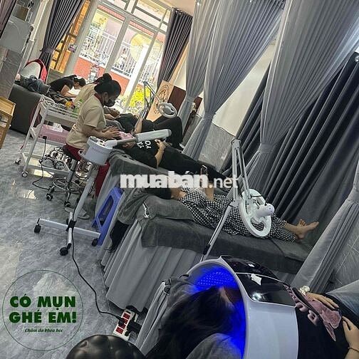 CẦN TUYỂN 2 KTV NẶN MỤN + TRIỆT LÔNG